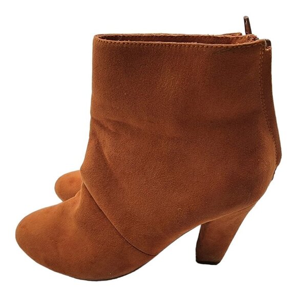 Boston Design Studio Women's Fawn Faux Suede  Zip Bootie Sz. 6M - Picture 3 of 8